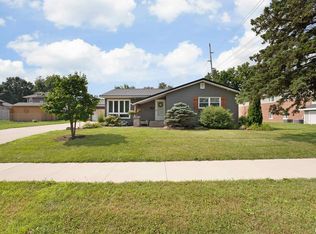 1217 7th St, De Witt, IA 52742