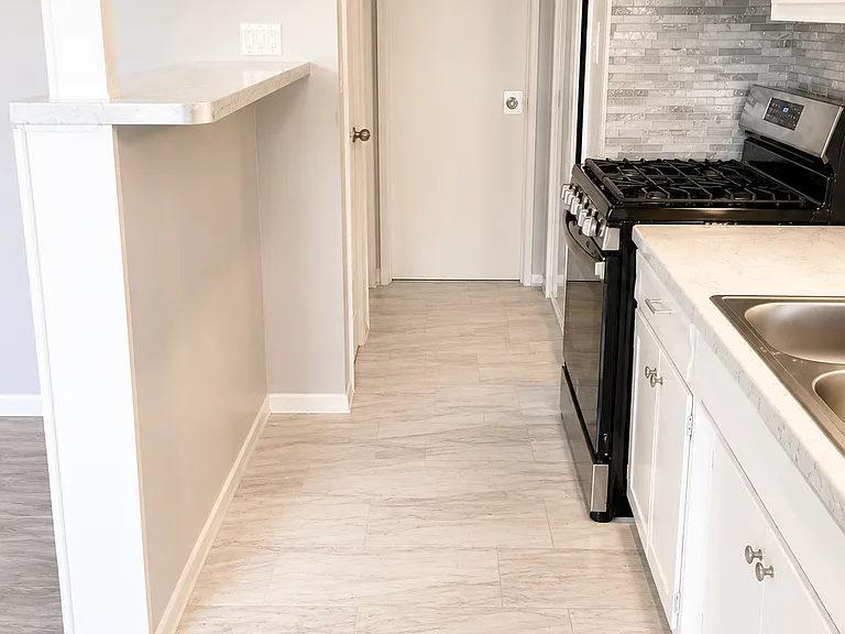 7043 S East End Ave #2D — Photo 6