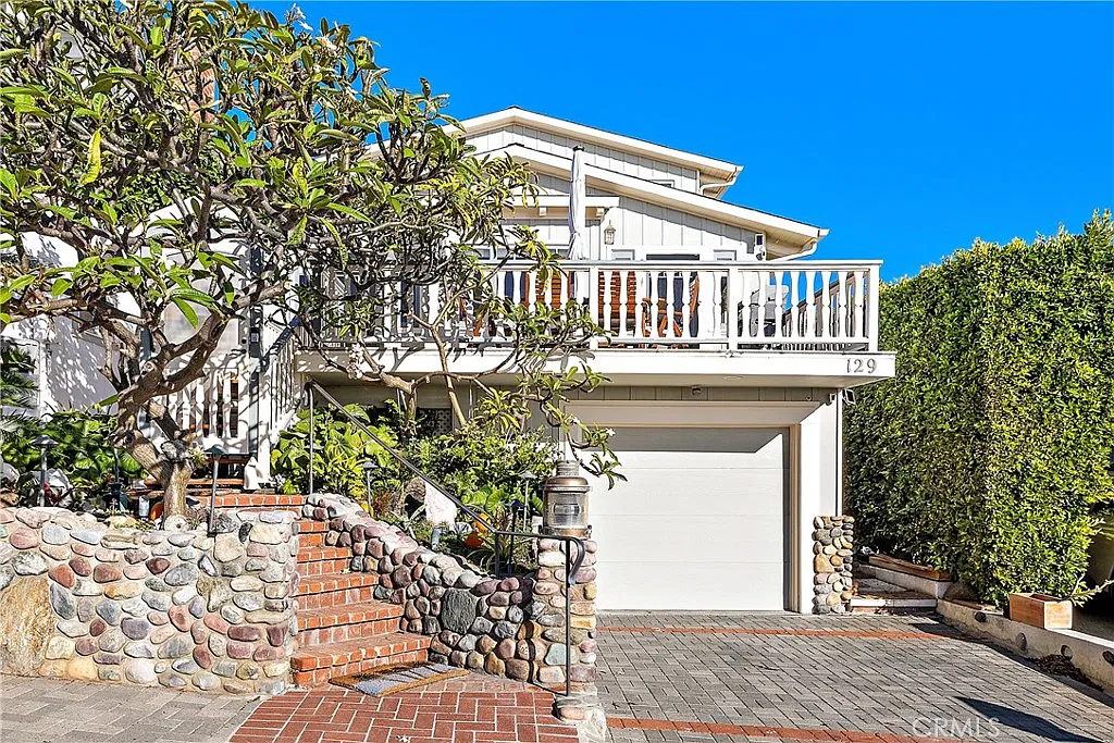 3 bed, 3.0 bath, 1774 sqft, $13,500 — Photo 2