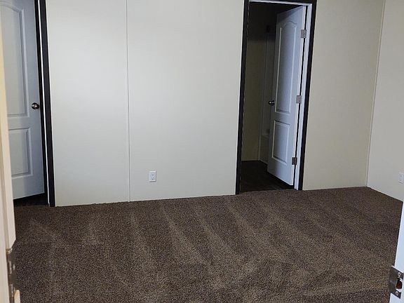 4th image of 94 Basswood Dr