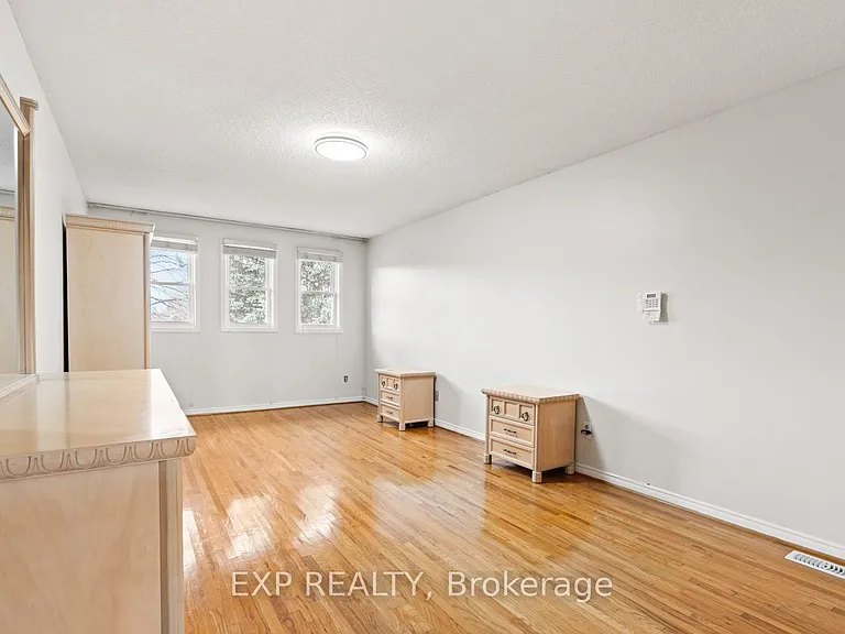 61 Dundee Cres #MAIN — Photo 18