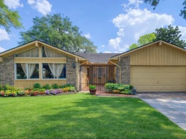 12207 Chartwell Dr, Houston, TX 77031