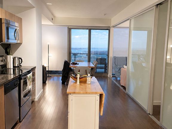 4th image of 390 Cherry St #2509