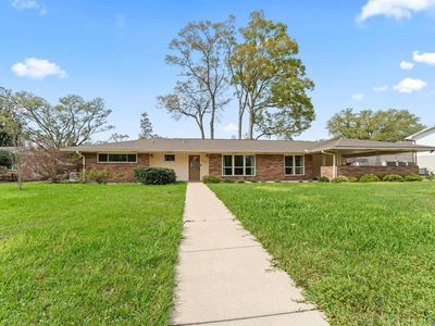 1135 W Lakeview Dr, Baton Rouge, LA, 70810