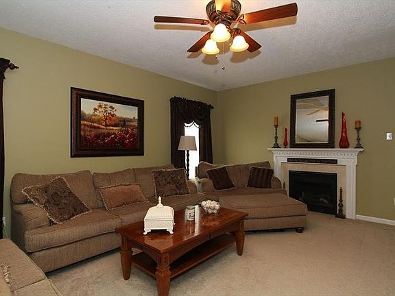 3rd image of 3305 Greycliff Trl