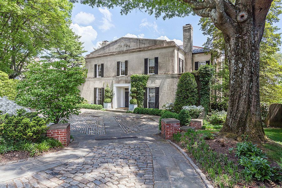 Cobblestone entry