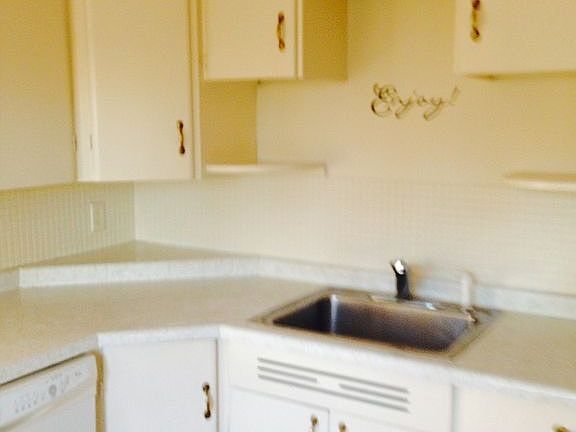 4th image of 2906 W Glen Ave