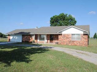405 Mockingbird Ln, Tuttle, OK 73089