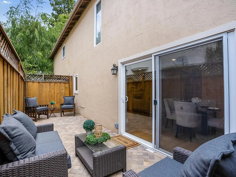 1323 Hoover St — Photo 10