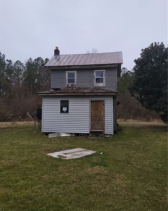 1st image of 645 Glebe Landing Rd