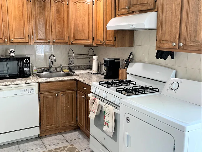 532 E 7th St #2 — Photo 7