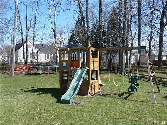 3rd image of 5765 Diana Ln
