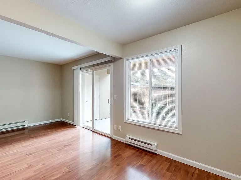 2305 McBride Ln — Photo 9