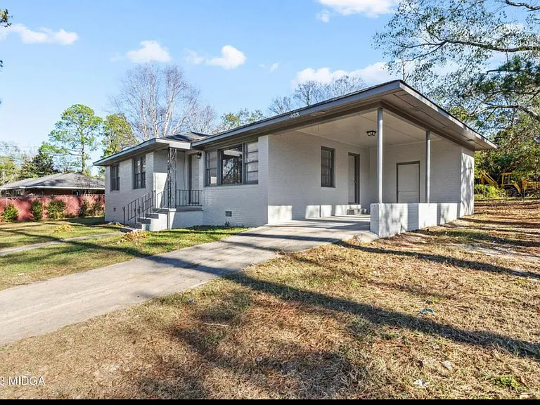 2553 Tredway Dr — Photo 14