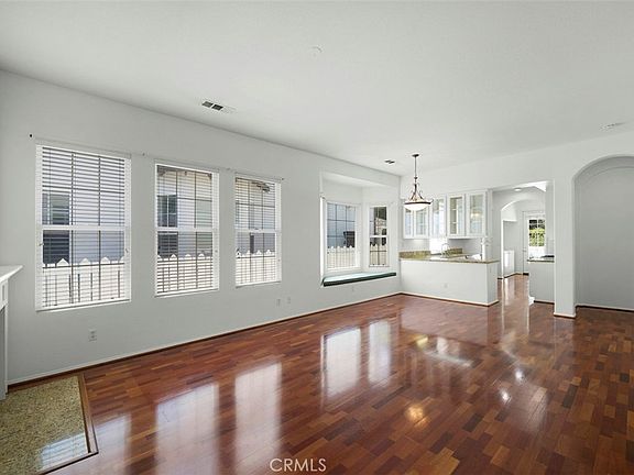 4th image of 80 Winslow Ln