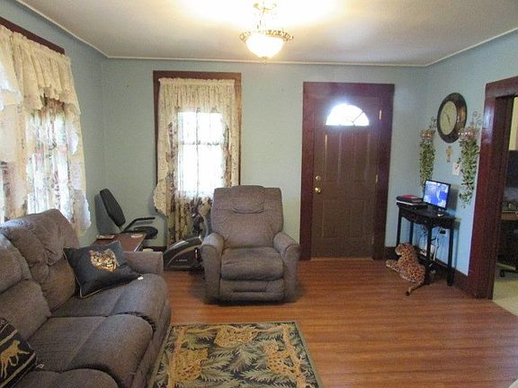 3rd image of 160 N Langford St