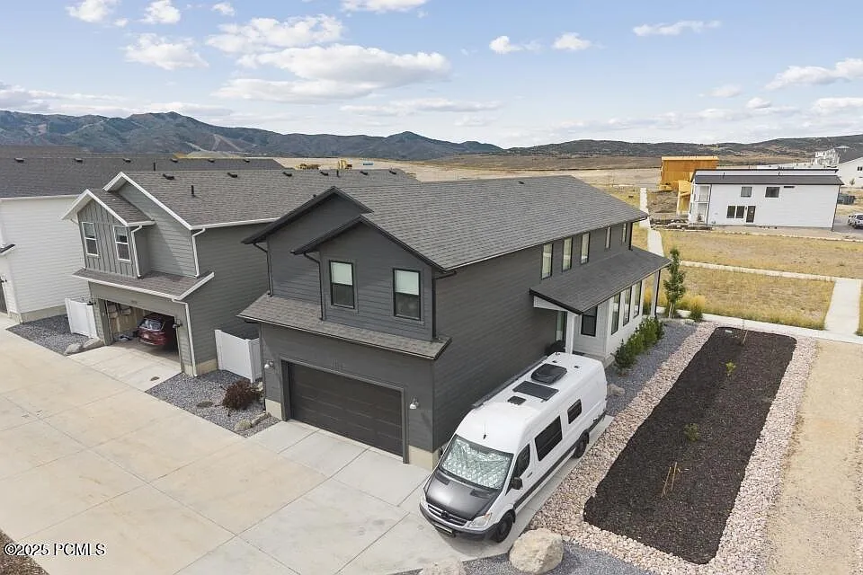 3 bed, 3.5 bath, 2940 sqft, $4,850 — Photo 4