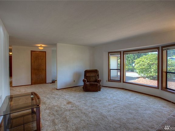 3rd image of 1307 N Ct SE
