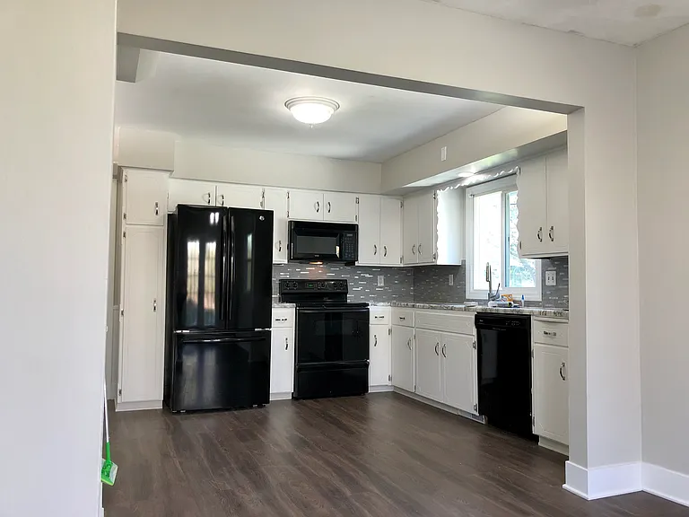 10616 Boyd St — Photo 8
