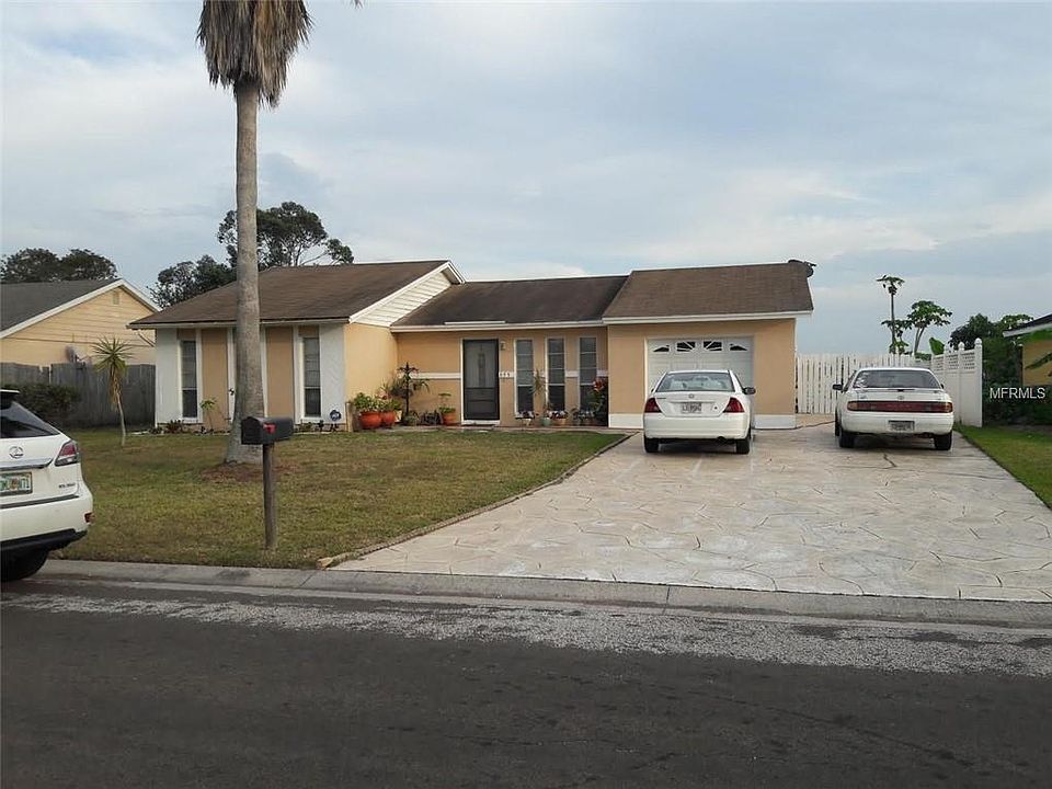 1st image of 875 Aspenwood Cir