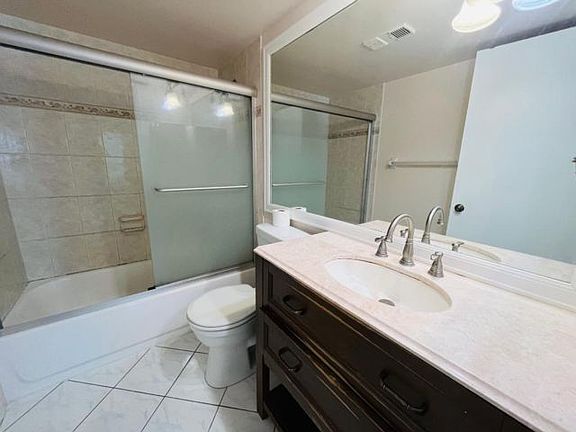 3rd image of 2940 SW 22nd Ave APT 706