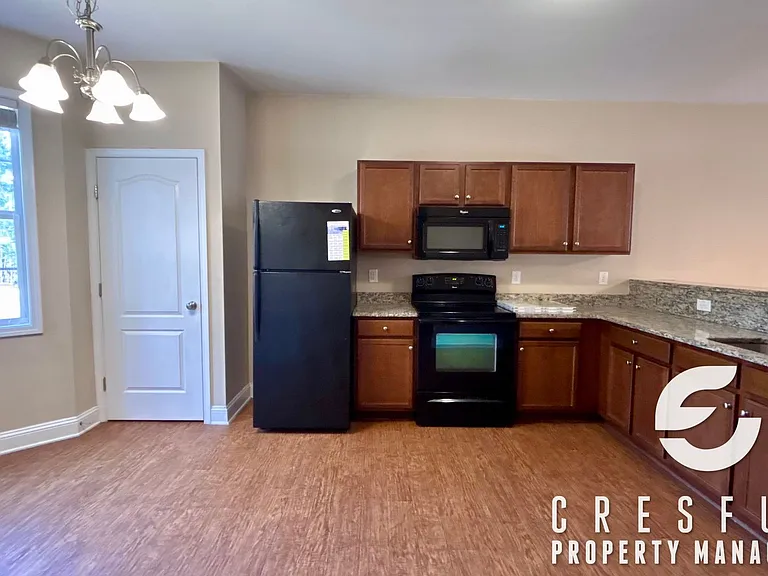 419 Georgetown Cir — Photo 4