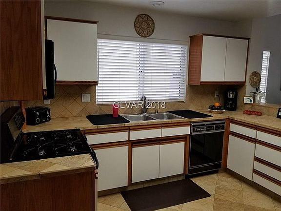 5th image of 2505 Desert Sands Dr