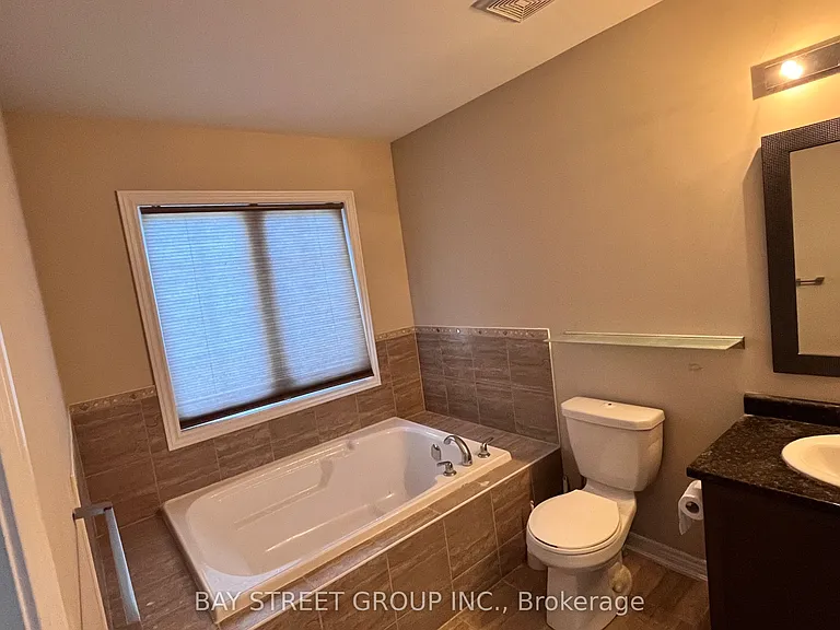 13 Highbury Ct — Photo 6
