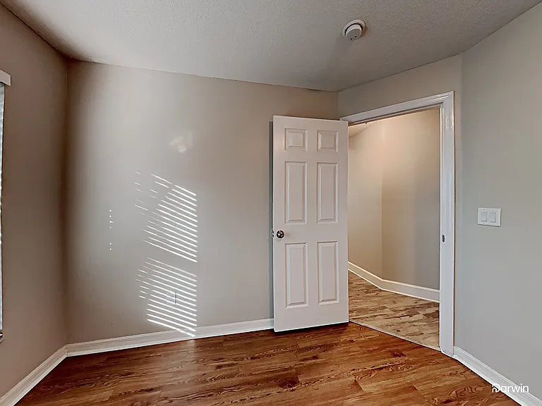 10628 Crescendo Loop — Photo 14