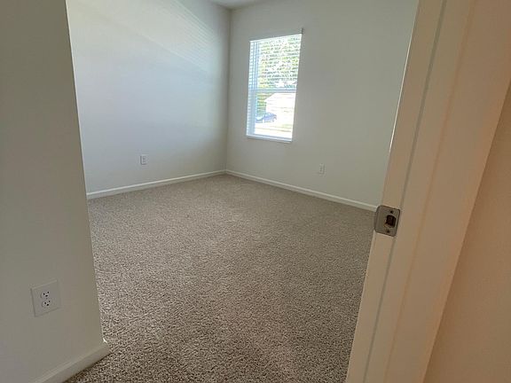 4th image of 100 Forest Trace Cir