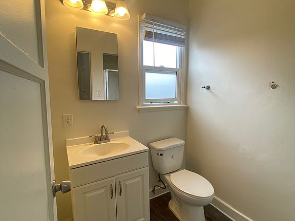 4th image of 5932 Melrose Ave APT 4
