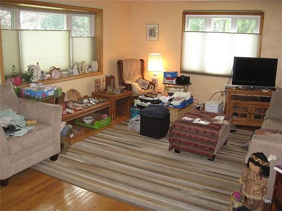 3rd image of 531 Poplar Dr