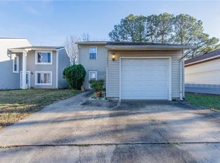 4933 Denny Dr, Virginia Beach, VA 23464