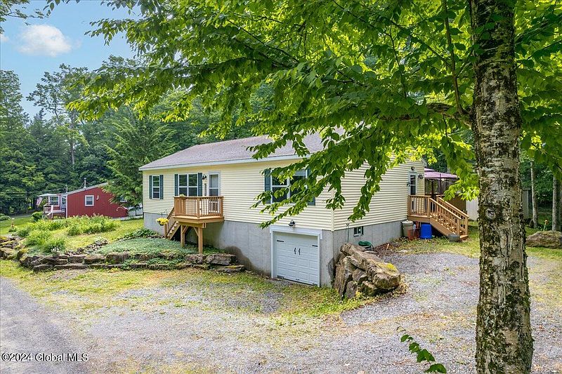 4th image of 3091 Ridgewood Drive
