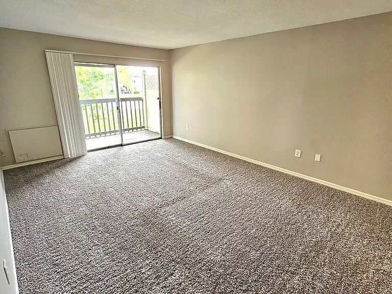 1695 Lee Rd #D213 — Photo 7