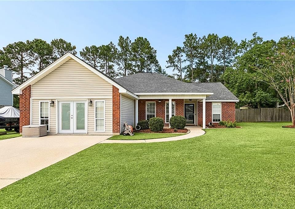 1st image of 546 Red Bud Ln