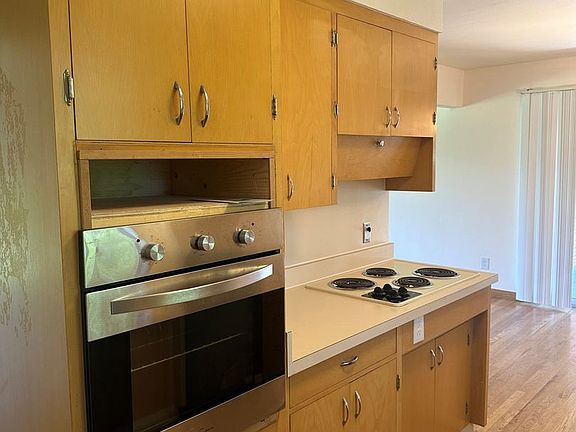5th image of 6202 E Burnside St #6206