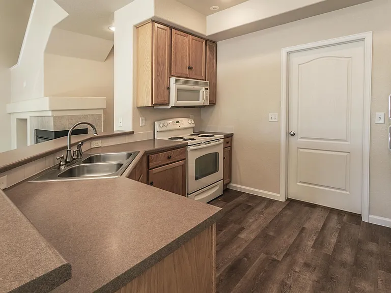 5600 W 3rd St #5-P — Photo 15