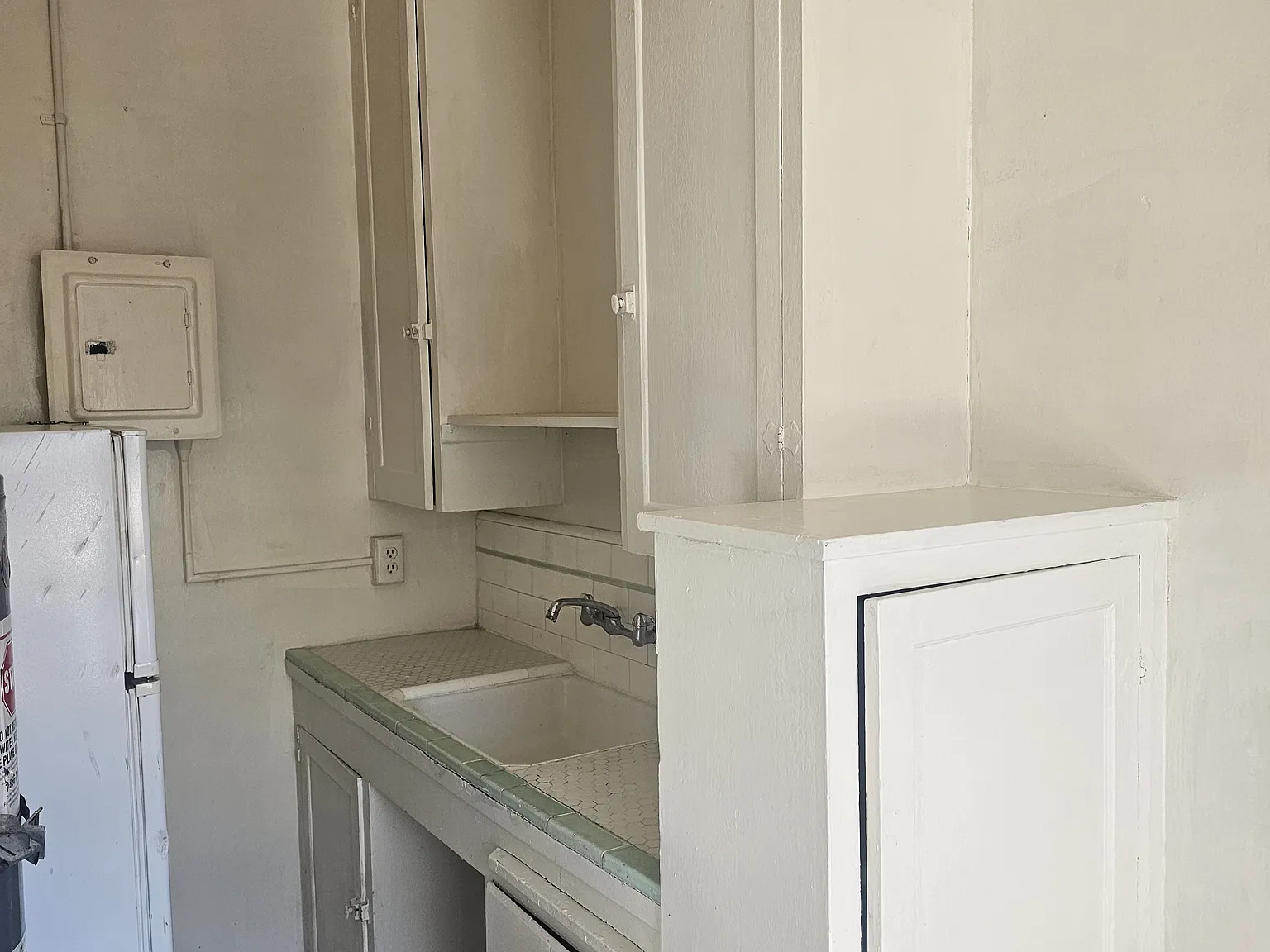 Studio, 400 sqft, $1,995 — Photo 1