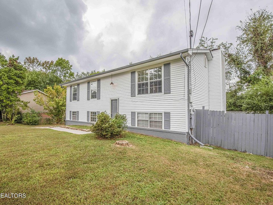 1st image of 6528 NW Cadbury Dr