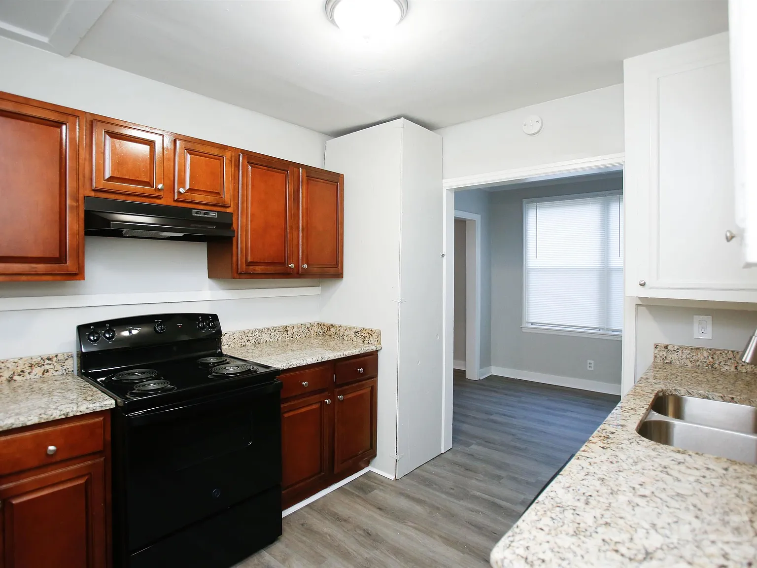 2 bed, 1.0 bath, 872 sqft, $925 — Photo 4