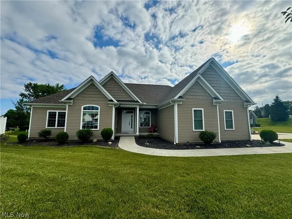 20 Pine Villa Trl, Aurora, OH 44202