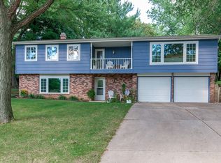 4256 Fox Meadow Dr SE, Cedar Rapids, IA 52403