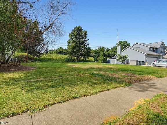 4th image of 2238 Canterbury Cir