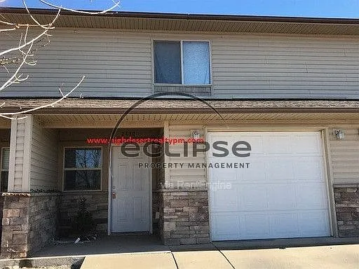 3 bed, 2.5 bath, 1368 sqft, $1,800 — Photo 2