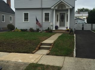 46 Allen St, New Hyde Park, NY 11040
