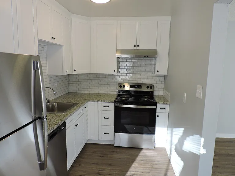 2722 U St #8 — Photo 5