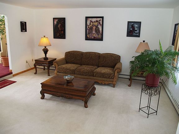 2nd image of 5585 Montauk Ln