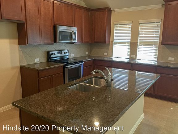 5th image of 917 Coulee Dr