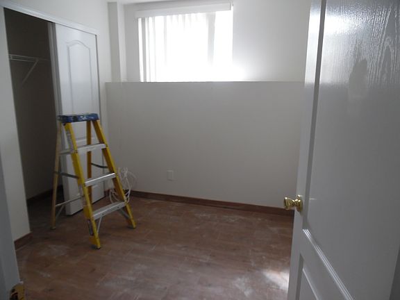 3rd image of 10 Naso Ct